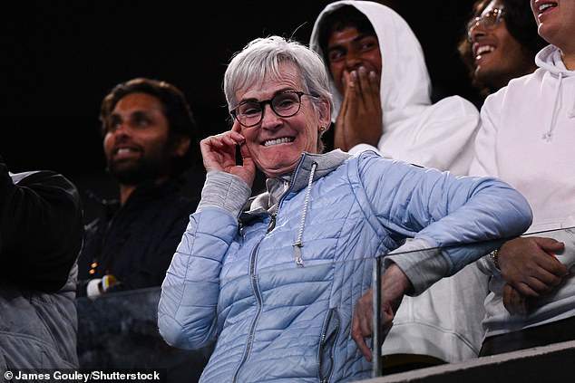 His mother, Judy Murray, was on hand and joined her son in a standing ovation at the end.