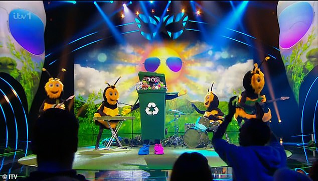 1674334332 844 Steven Hendry Shocks The Masked Singer Panel When They Unmask