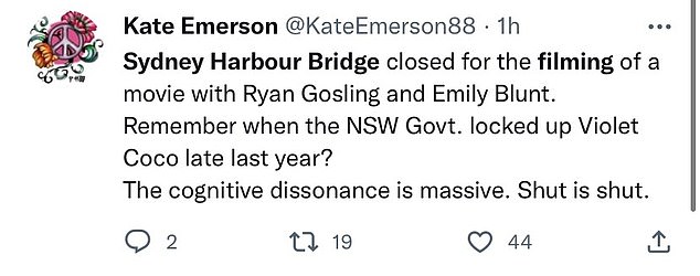 1674355827 960 Ryan Gosling closes Sydney Harbor Bridge Climate activists riot