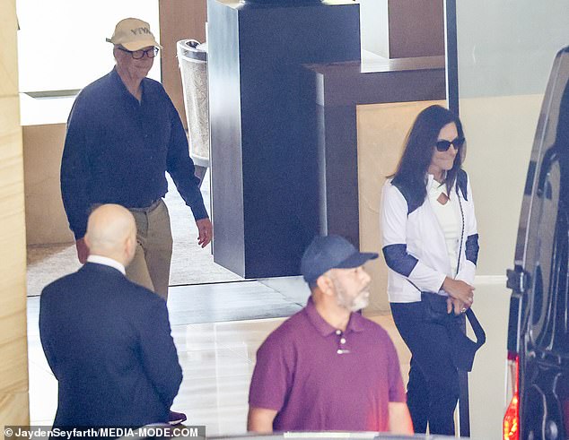 1674369036 506 Billionaire Bill Gates seen with three bodyguards at the Australian