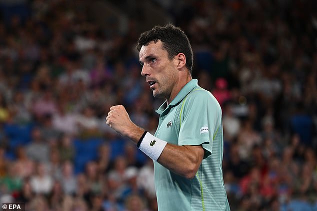 Bautista Agut outlasted the 35-year-old in four sets, beating Murray 6-1 6-7 6-3 6-4