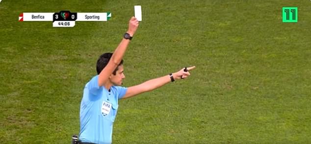 Referee Catarina Campos showed the white card during a women's cup clash between Sporting Lisbon and Benfica on Saturday