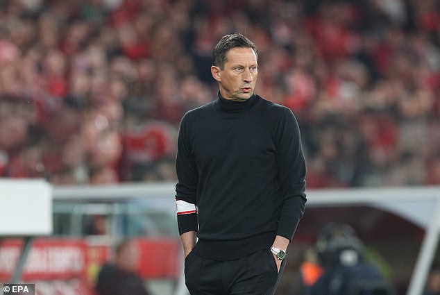 Roger Schmidt publicly criticized Fernández for returning to Argentina for the New Year celebrations