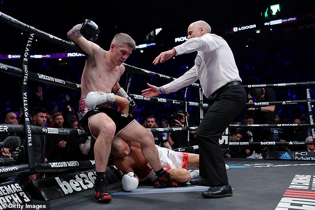 The fight ended one minute and nine seconds after the fourth round in Manchester.