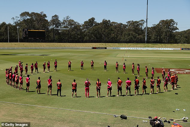 Sydney Sixers and Perth Scorchers WBBL players form a Barefoot Indigenous Circle, an initiative Ash Gardner helped introduce