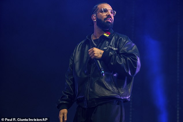 Judge attended Drake's concert at the Apollo Theater in Harlem on Sunday.