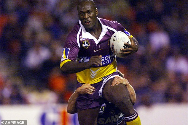 The dual code star won four premierships with Bennett in eight seasons in Brisbane.