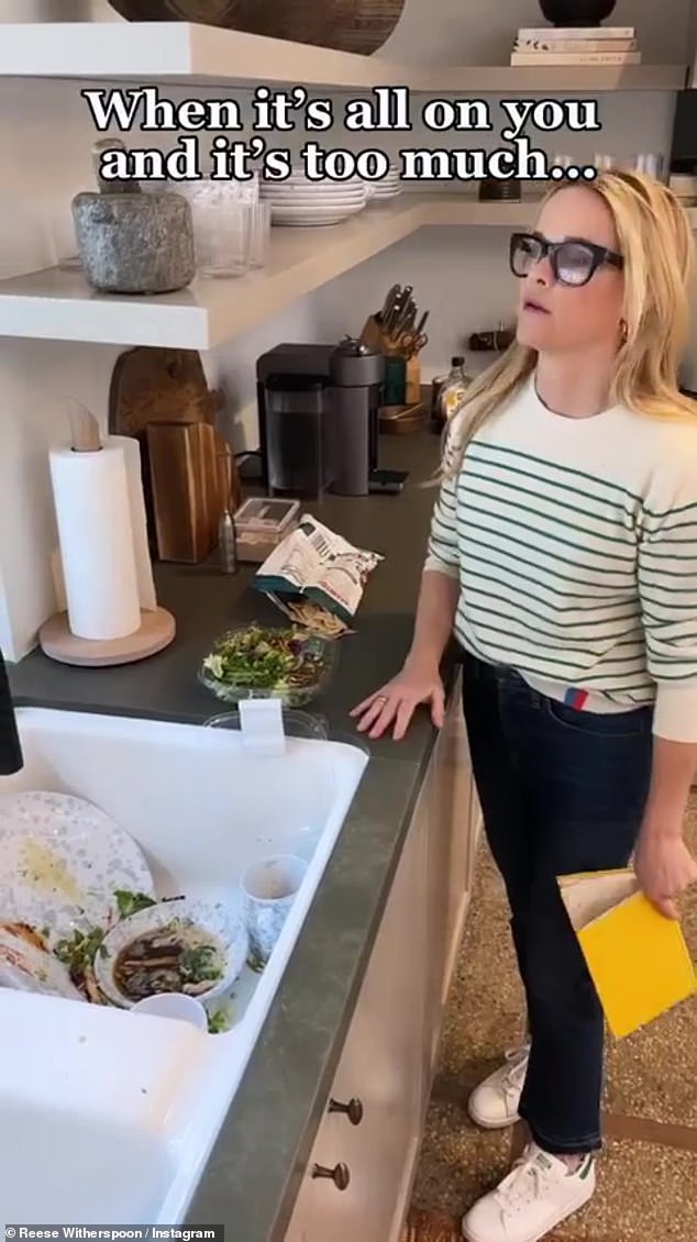 Dirty Dishes: When the Morning Show star sees a sink full of dirty dishes, she begins delegating tasks between herself, her husband Jim Toth, and their son Tennessee.