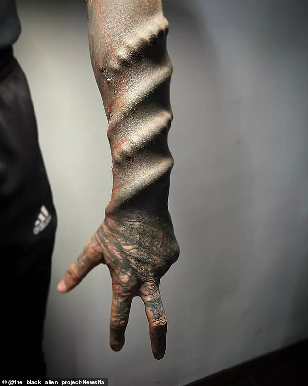 He also amputated some of his fingers and added gill-like details to his forearms to build up the Alien look.