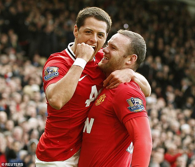 1674732759 745 Man United Javier Hernandez poses with former team mate Wayne Rooney