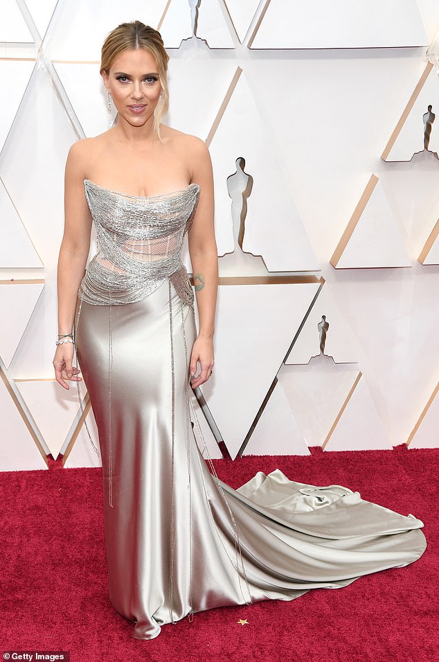 Glamor queen on the go: Johansson attends the 92nd Annual Academy Awards at Hollywood and Highland in 2020 in Hollywood