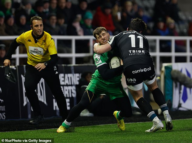 1674807519 825 The legal tackle height in professional rugby is set to