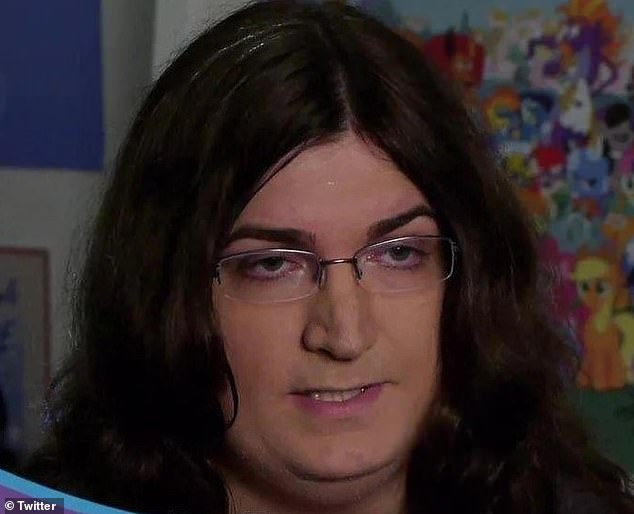 Transgender activist Jessica Blank, who uses the pseudonym Purple Tinker, complained about Lynne, accusing her of following a 