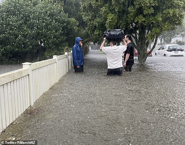 Auckland Emergency Management Andrew Clark anyone who does not have a safe place to evacuate or who needs assistance in getting to the Civil Defense Center which has been set up in Kelston (pictured flood residents)