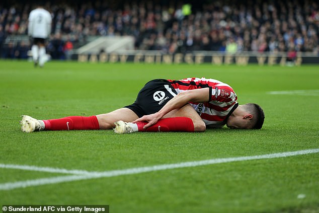 Sunderland took a hit when top scorer Ross Stewart picked up an injury in the first half