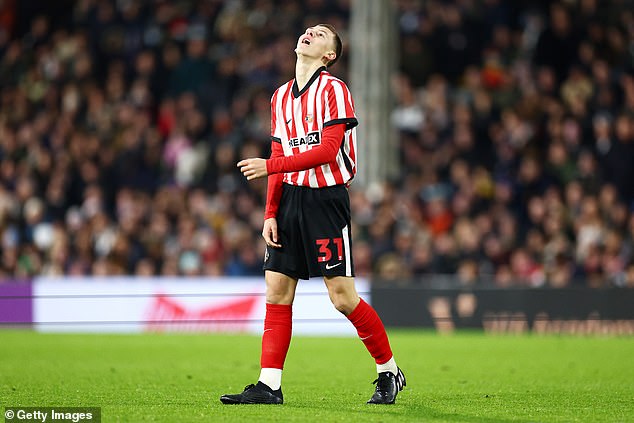 The teenager saw his shot canceled for offside and now the full-backs face the replay