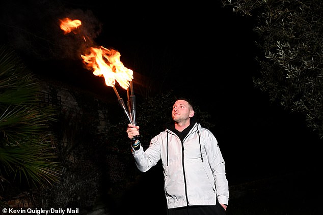 1674959274 985 He takes his fire juggling to extremes now Finn Russell