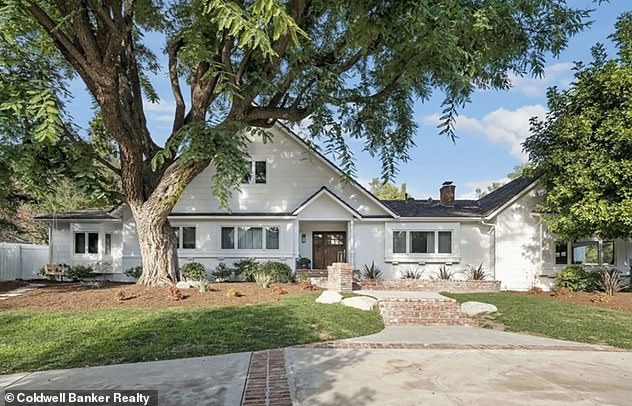 Last year, Iggy successfully flipped his luxurious Los Angeles home, selling it for A$8 million, pocketing A$750,000.