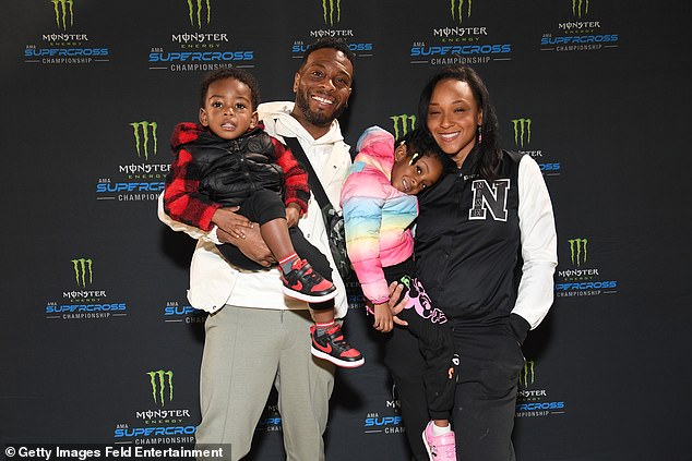 Family Night Out: Kenan & Kel star Kel Mitchell also did a family night out with the comedian wearing a white jacket, white sweater and gray pants