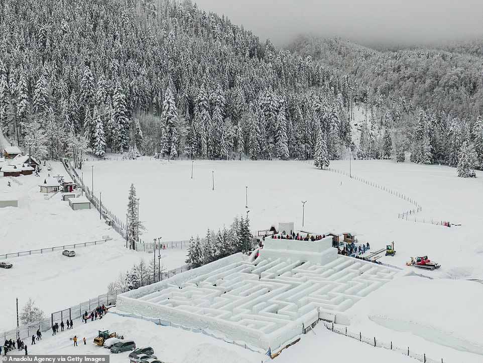 You enter through the castle at the beginning of the maze and the goal is to complete the maze so that you can climb the castle at the end and enjoy beautiful views of Zakopane and the Tatra Mountains.