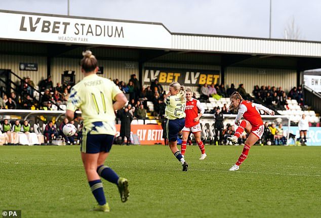 Victoria Pelova finished off the scoring by putting Arsenal 9-0 after 83'