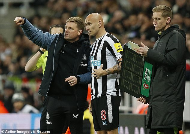 Newcastle boss Eddie Howe doesn't want to lose Jonjo Shelvey without a replacement