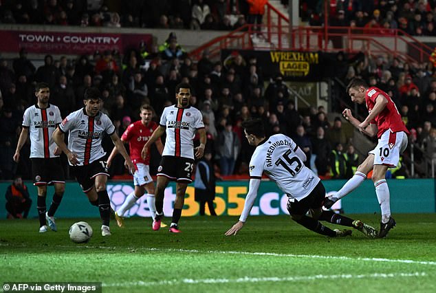 The English star put it between the legs of the defender and the goalkeeper to make it 3-2 on Sunday