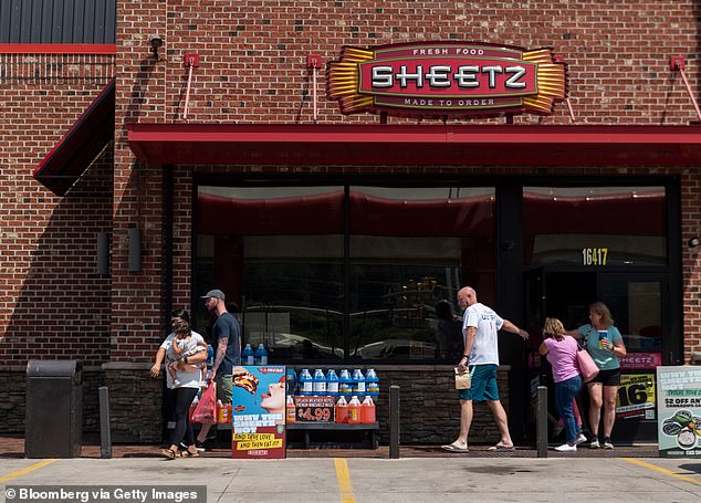 1675139365 756 Sheetz criticized for barring workers from having missing broken or