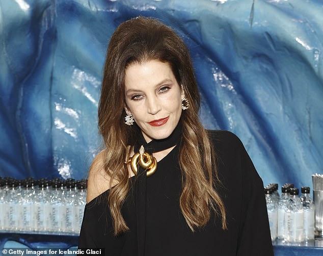 Lisa Marie Presley's distraught housekeeper desperately tried to direct emergency services to the late singer's LA mansion after she went into cardiac arrest.