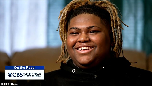 Josiah Johnson, from Louisville, Kentucky, has become a star on his high school basketball team, despite being born without legs.