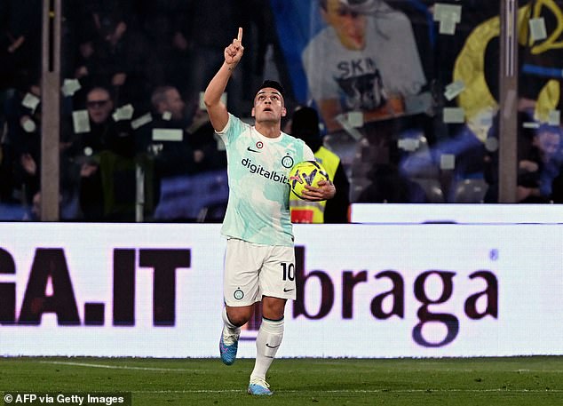 Lautaro Martínez's double ensured the victory of Inter Milan that placed them second in the table