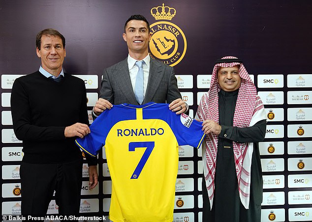 Cristiano Ronaldo (centre) was officially introduced as an Al-Nassr player on Tuesday afternoon.