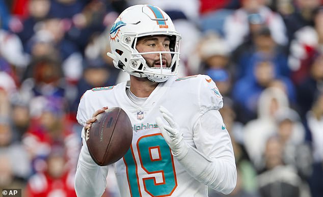 The Dolphins hope rookie Skylar Thompson can lead them to the playoffs this weekend