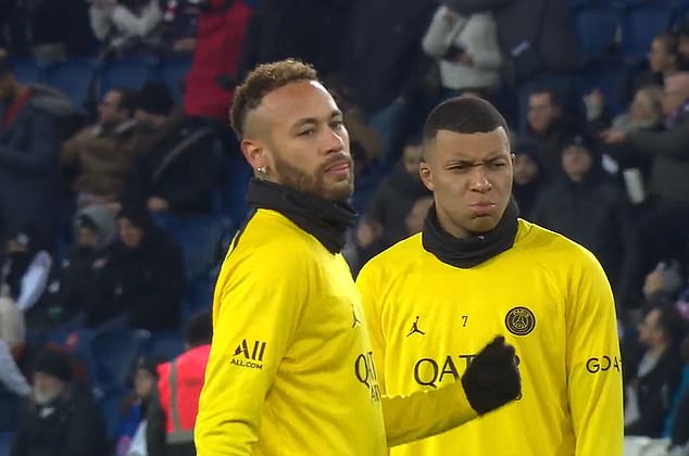 Kylian Mbappé gave Neymar a grateful look on Sunday before his game with Reims