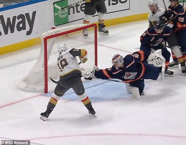 New York Islanders goalie Semyon Varlamov (40) made an incredible save on Saturday night