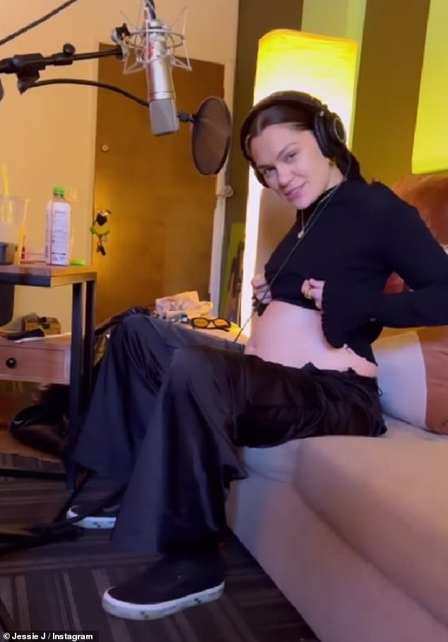 Jessie J is PREGNANT Singer shows off her growing baby