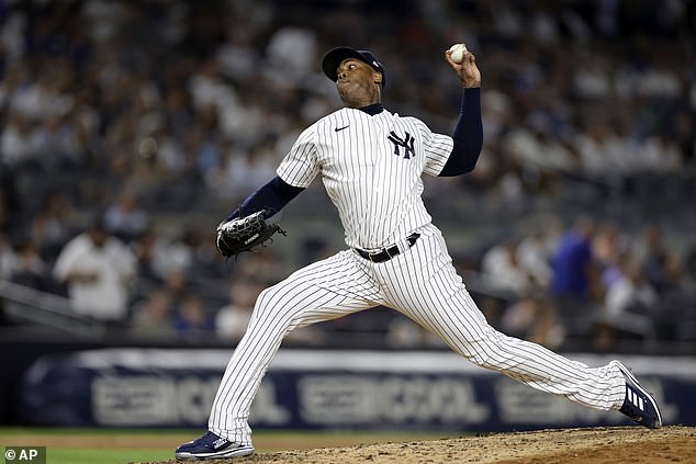 The Kansas City Royals and Aroldis Chapman have agreed to a one-year, $3.75 million contract.