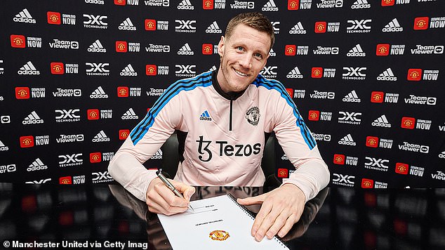 Manchester United CONFIRM the loan signing of Wout Weghorst until