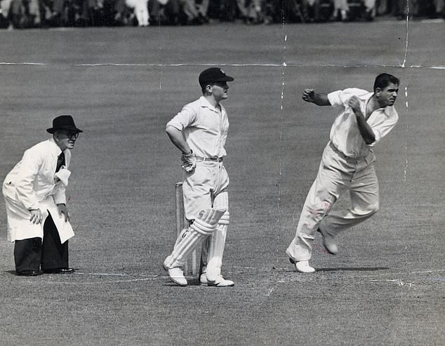 During a tour of Australia between 1947 and 1948, Vinoo Mankad (right) ran out of Bill Brown at the non-striker end after a break during his delivery stint.