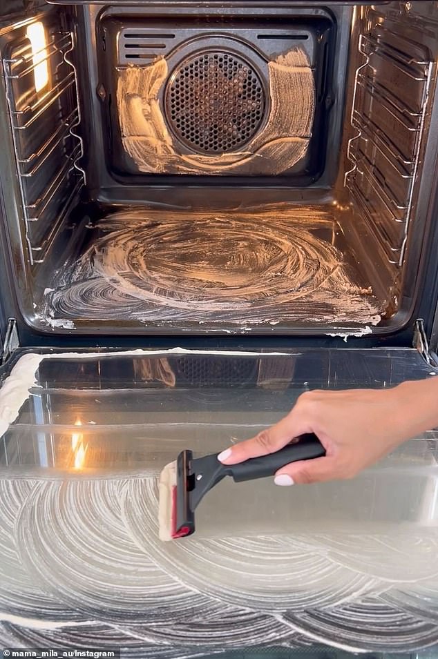 A mom known for sharing handy home hacks shared the exact four-step process she uses to clean her oven and the simple trick that keeps it sparkling for months (process pictured).