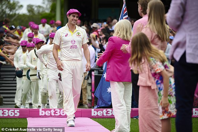 Australian captain Pat Cummins has divided cricket fans after aggressively declaring on day four against South Africa at the SCG in the Third Test.