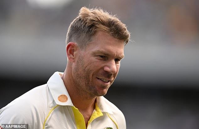 David Warner informed his teammates while in Pakistan of the death of Shane Warne