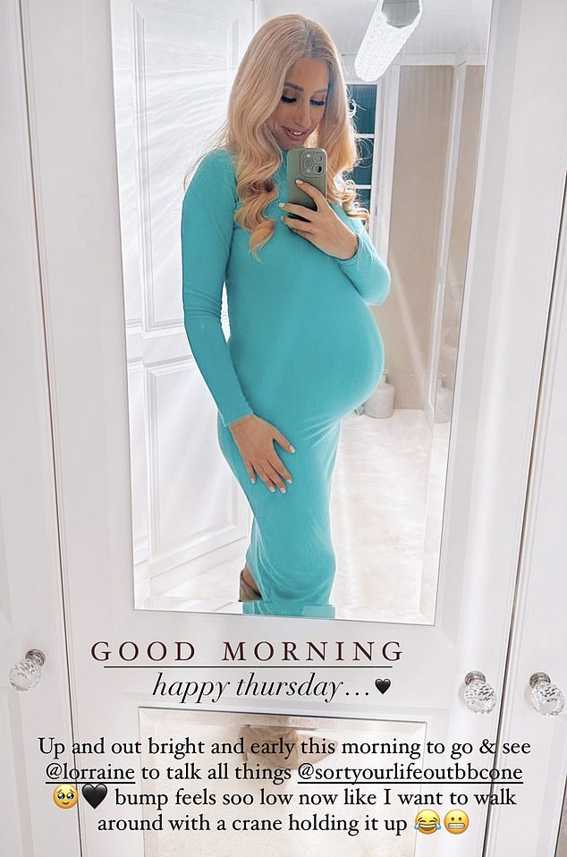 Pregnant Stacey Solomon Shows Off Her Belly In A Tight Blue Dress - Ny ...