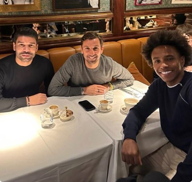 It comes after Srna (centre) met former Arsenal striker Eduardo (left) and former Chelsea winger Willian (right) in London.