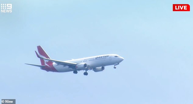 The Qantas flight on approach to the airport.  Appeared to land safely just before 3:30 p.m.