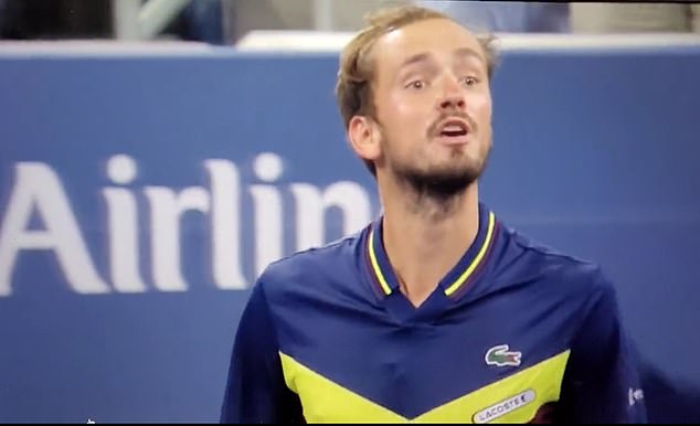 1693548815 874 Furious Daniil Medvedev hits out at STUPID fans during his