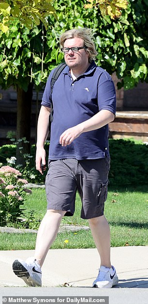 It seems that Lemieux has ditched the Z-cup breasts, blonde wig and tight clothes for men's shorts, shirts and sneakers