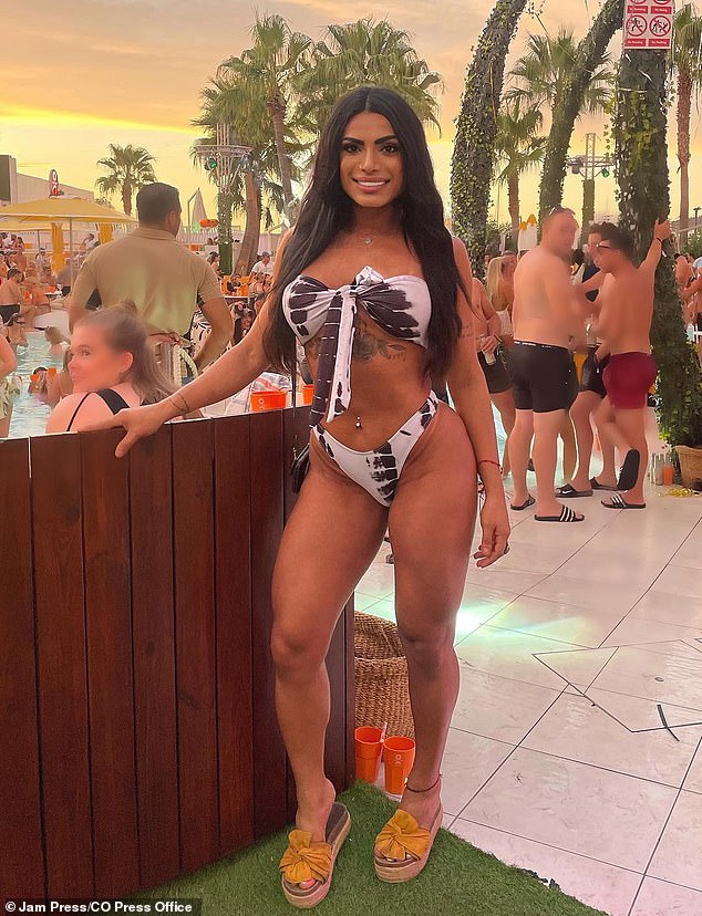 Vanusa had a specific experience with a man who reportedly changed his mind about dating her after seeing her body in a bikini for the first time