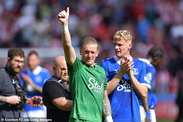 Thanks to the super saves, Everton managed to hold on to a 2-2 draw and take their first point of the season