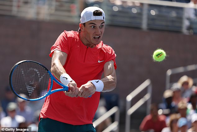 The world number 118 looked a lot better than Mmoh in the Flushing Meadows grandstand arena